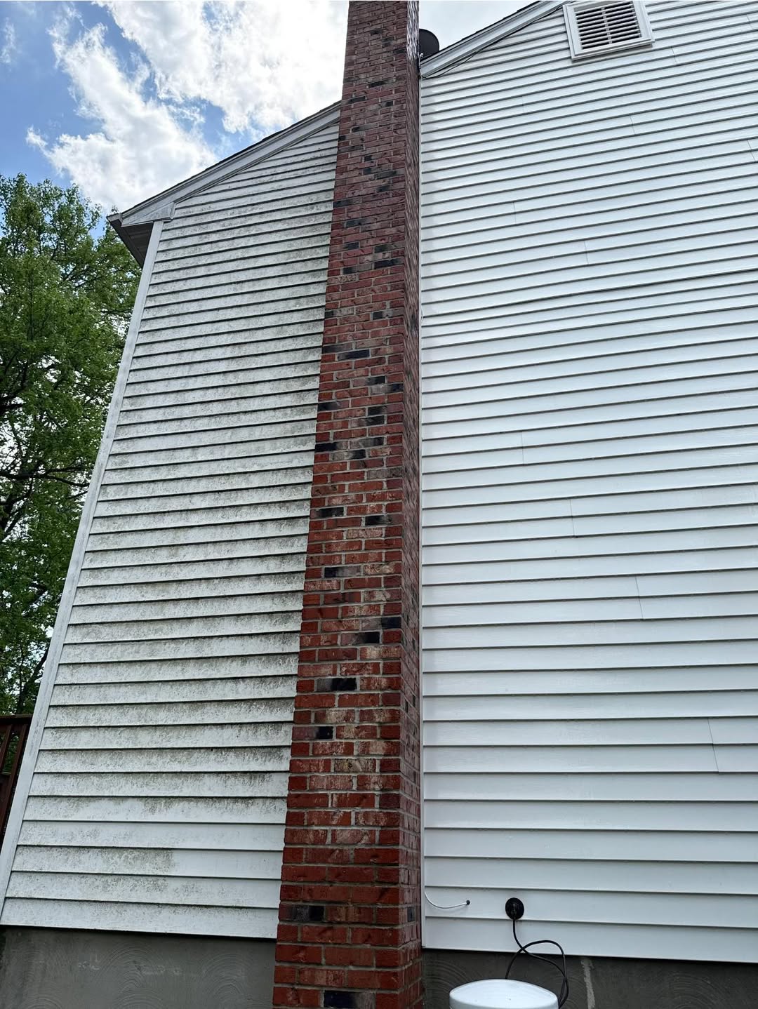 House siding before and after exterior cleaning
